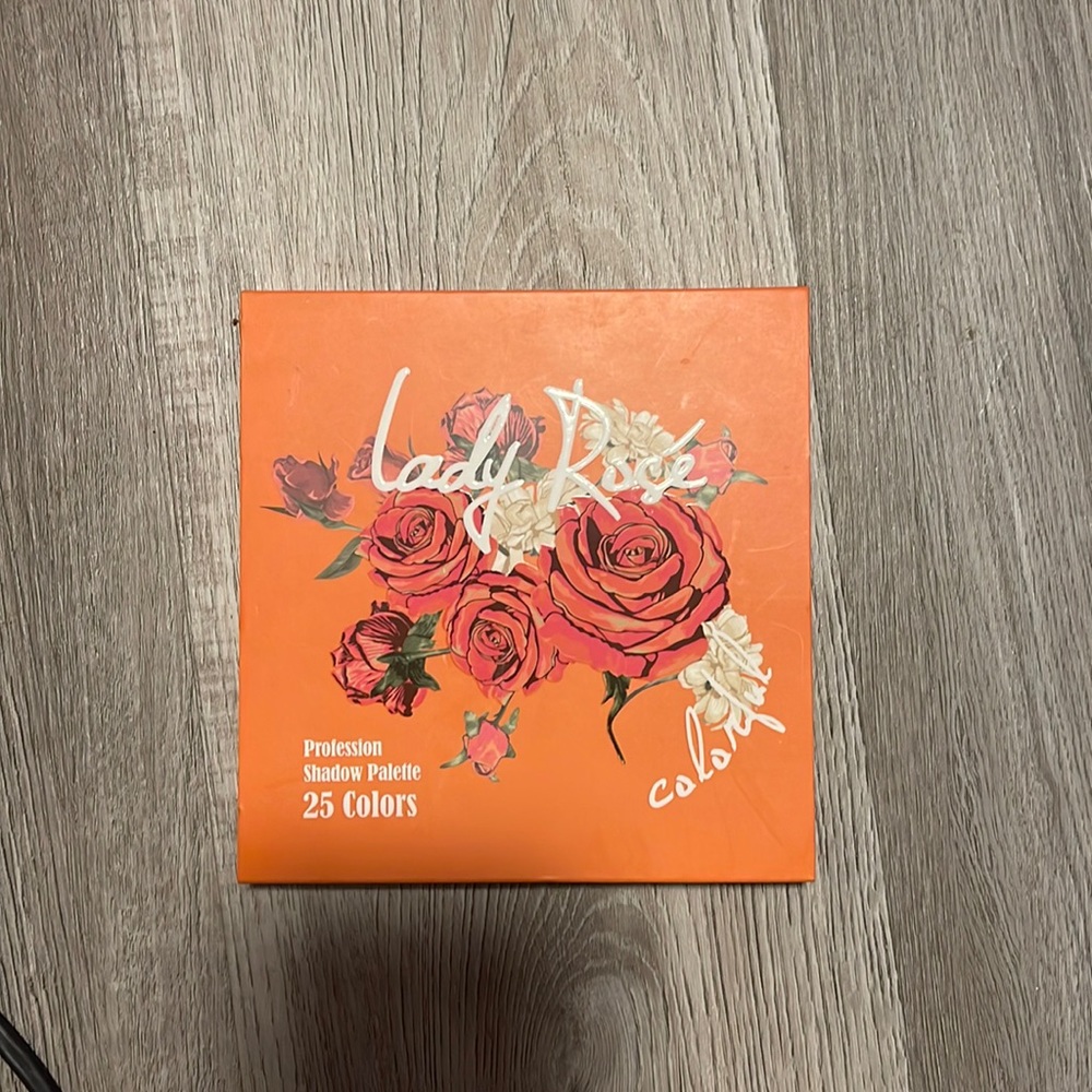 Lady Rose eyeshadow palette